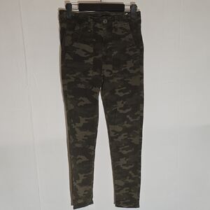 American Eagle Olive Camouflage Jegging Crop